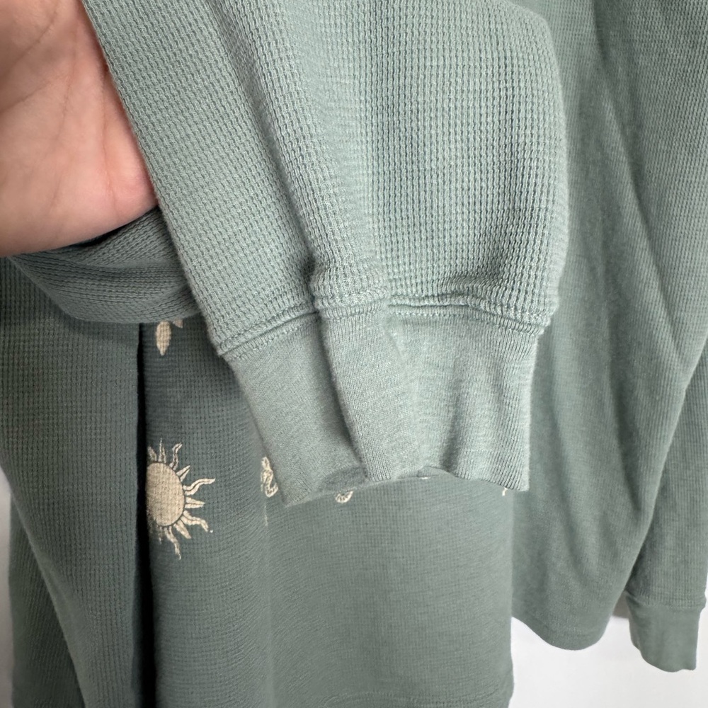 Wrangler Women’s‎ Thermal Long Sleeve Graphic Sage Waffle Knit Top XXL - Picture 5 of 8